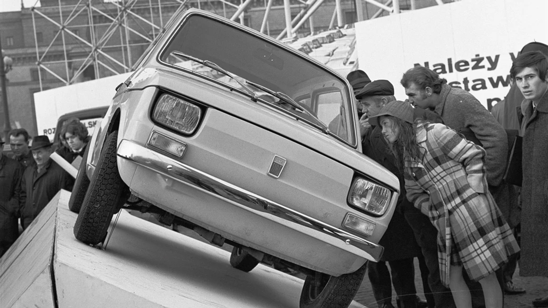 Fiat 126p na Placu Defilad