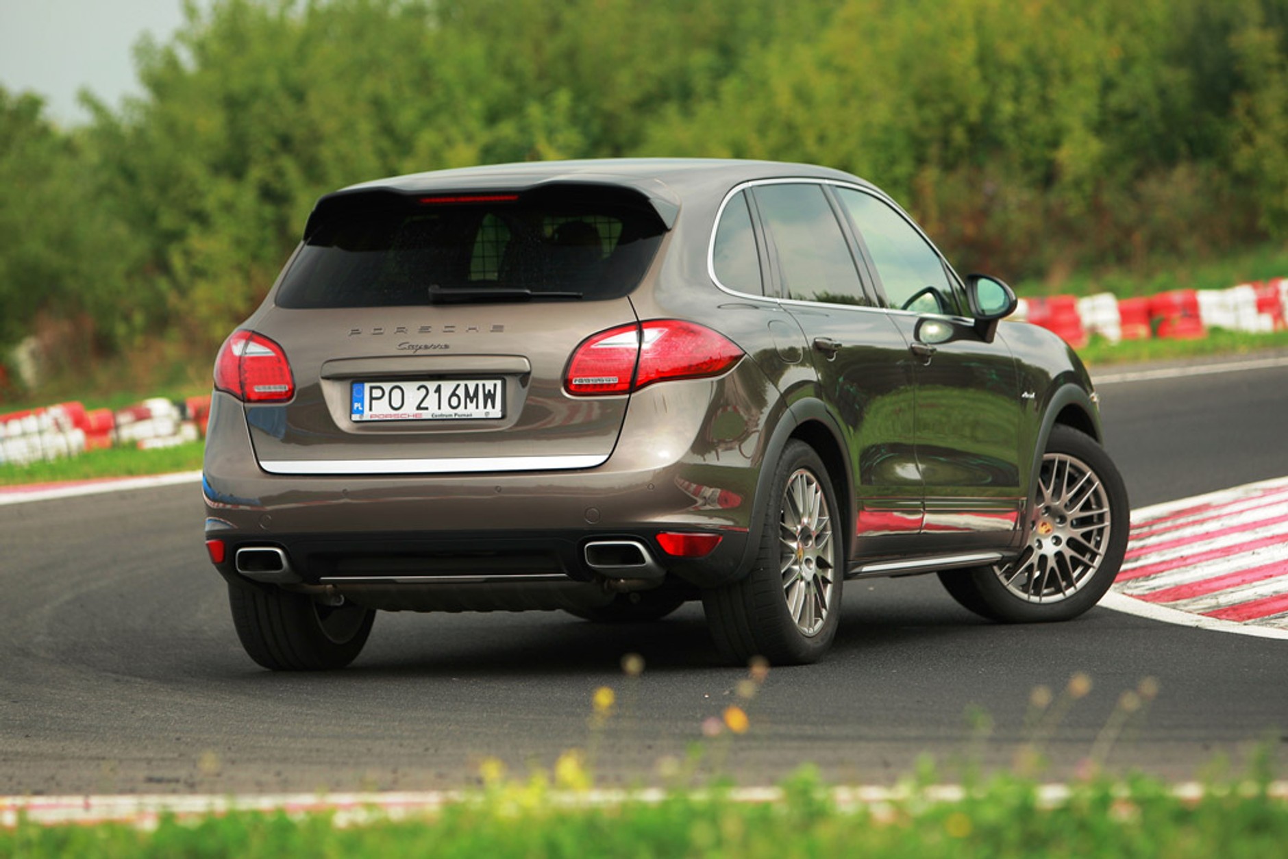 Porsche Cayenne Diesel: Nowa twarz, znajomy diesel