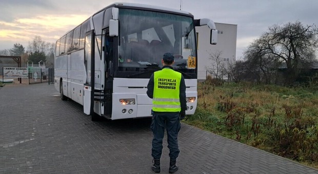 Autokar miał zawieźć dzieci na wycieczkę. Musieli interweniować inspektorzy ITD