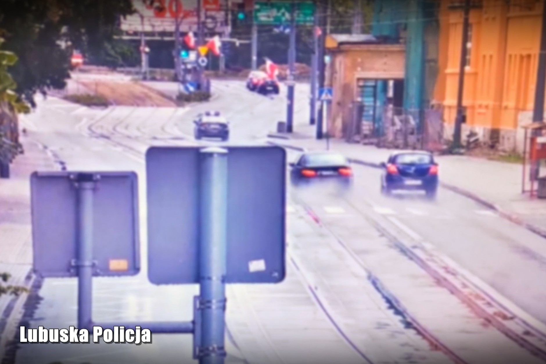 Wjechał na chodnik. Prawie zmiótł pieszego. Było o krok od tragedii