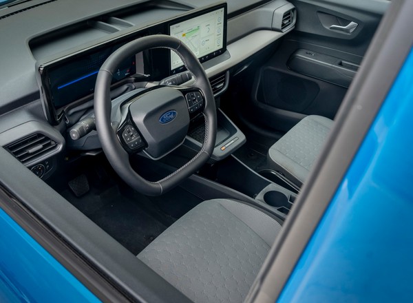 Ten model Forda zaskakuje swoimi parametrami. Ma 4,3 m, a pomieści prawie wszystko