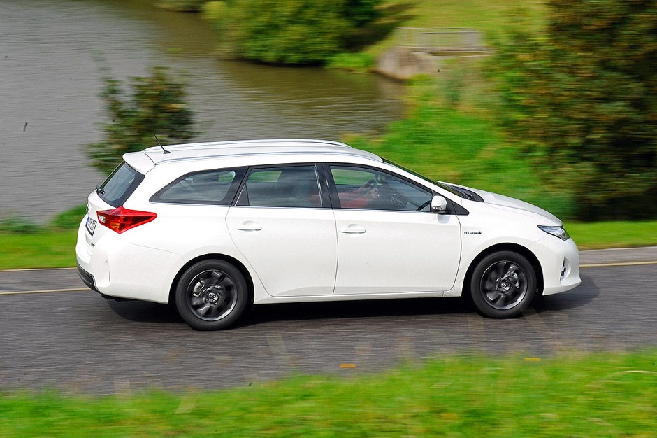 Toyota Auris 1.8 VVT-i Hybrid Automatik Touring Sports Life (99 KM)
