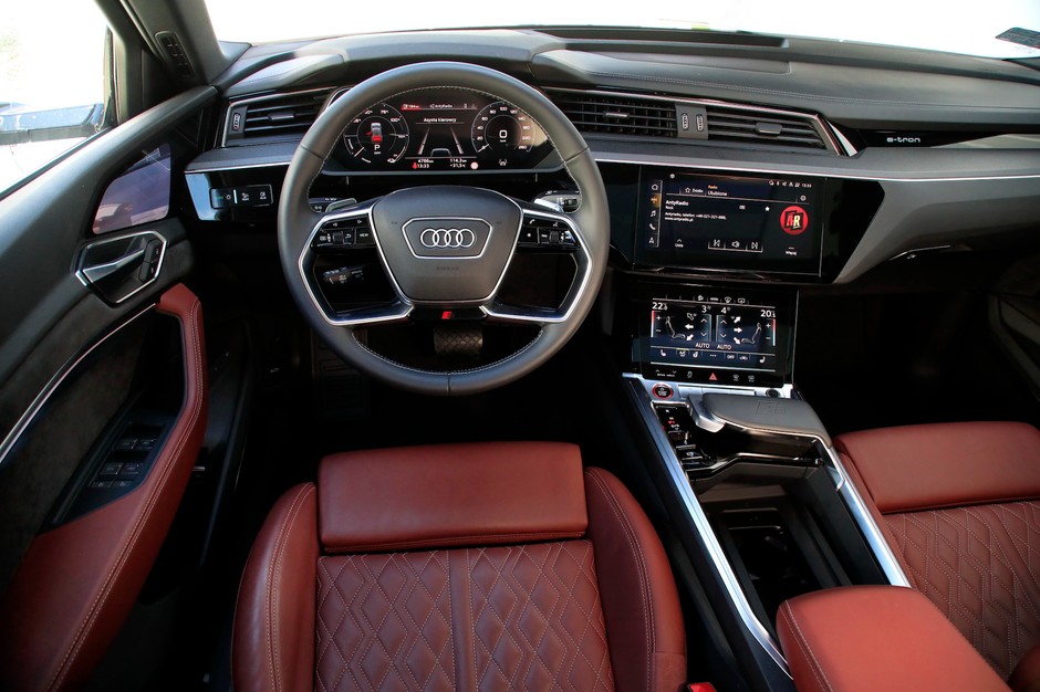 Audi e-tron S (2021)