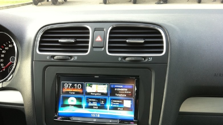 NX702E: najlepsza stacja multimedialna Clariona