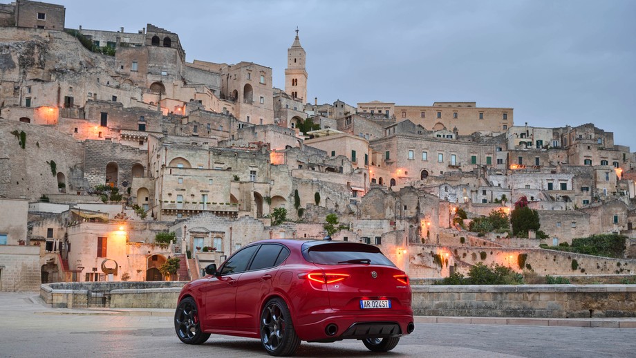 Alfa Romeo Stelvio Tributo Italiano