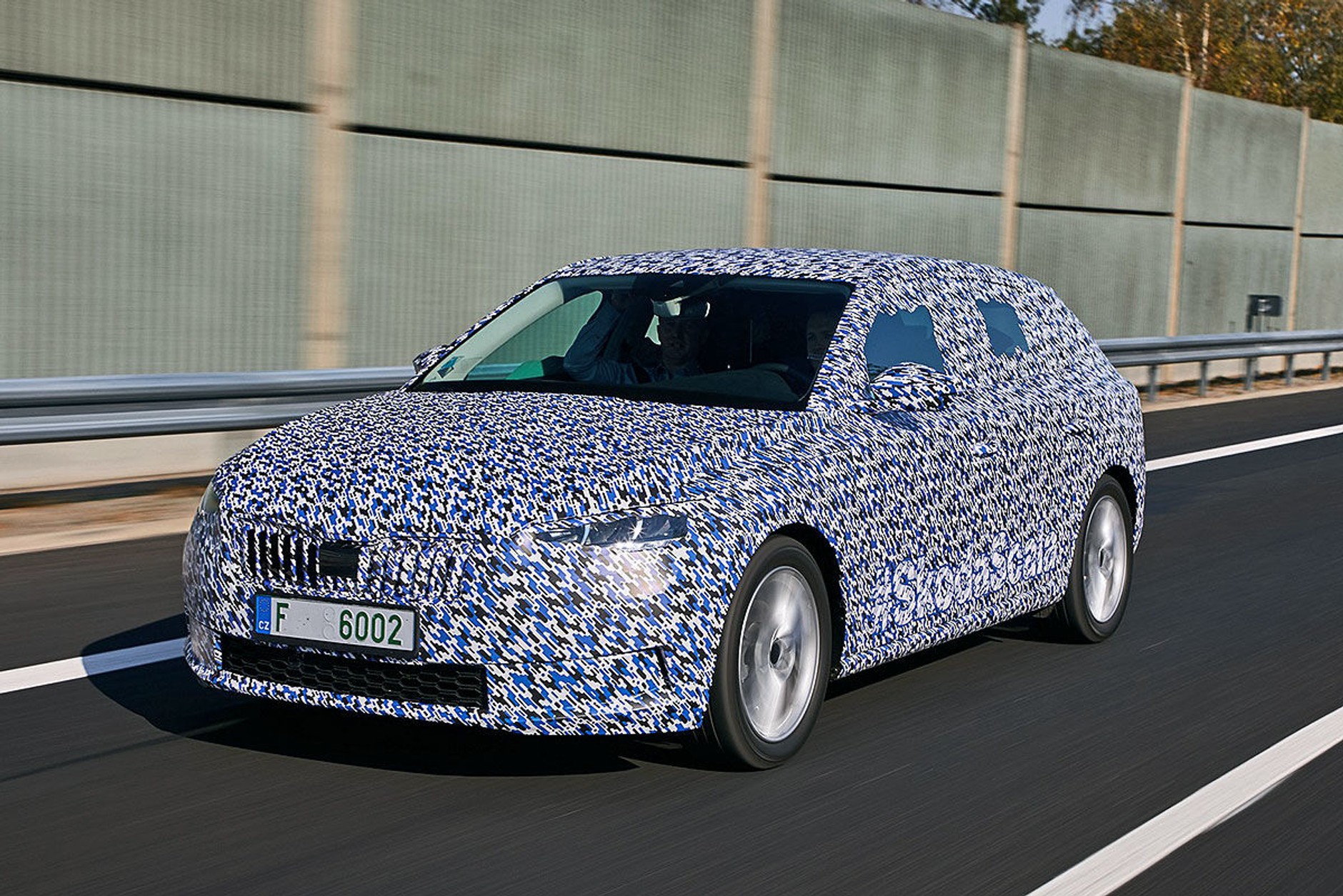 Skoda Scala - strzeż się, Golfie!