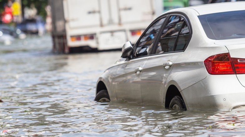 Zalany samochód