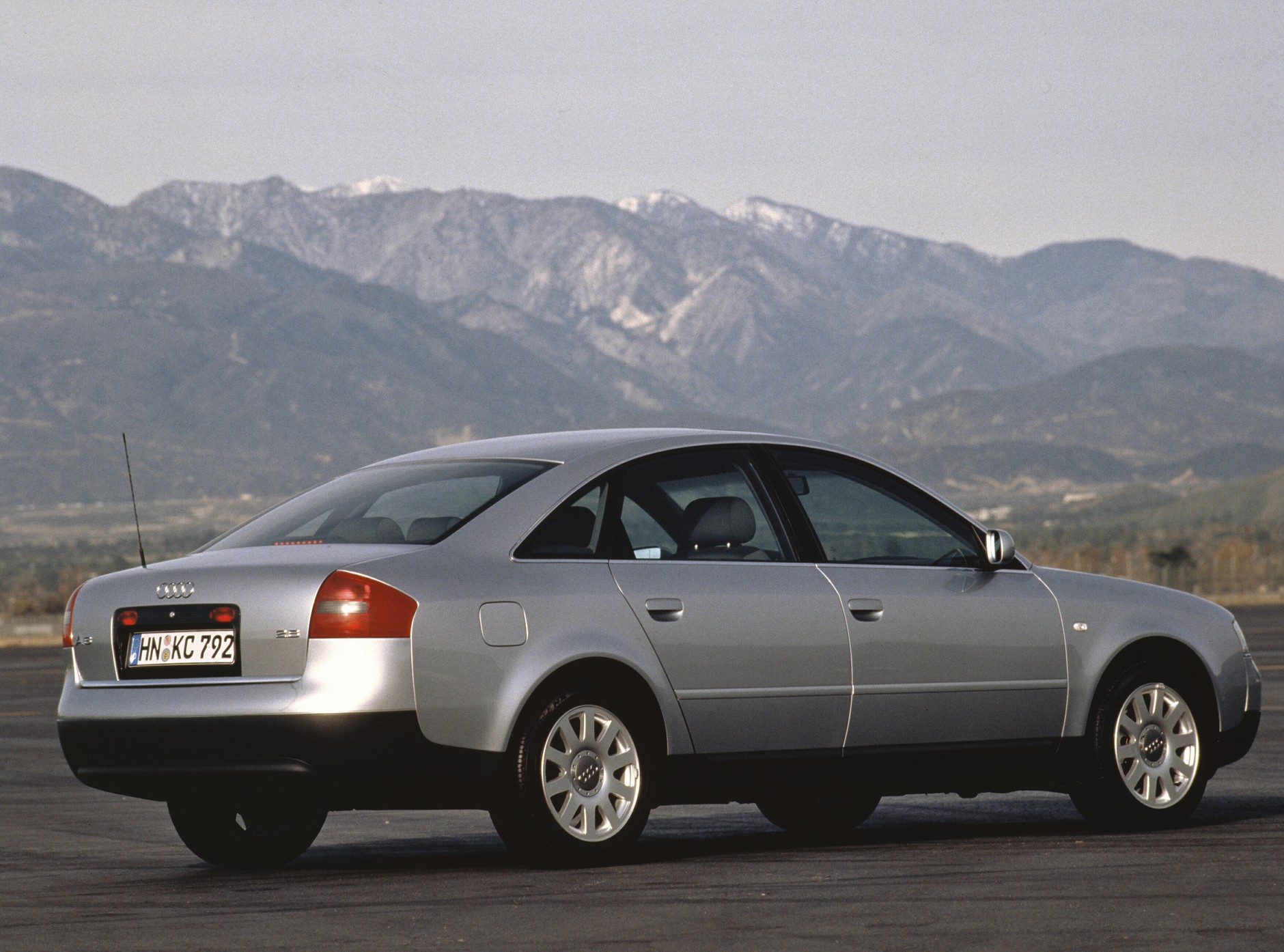 Audi A6 (generacja C5; 1997-2005)