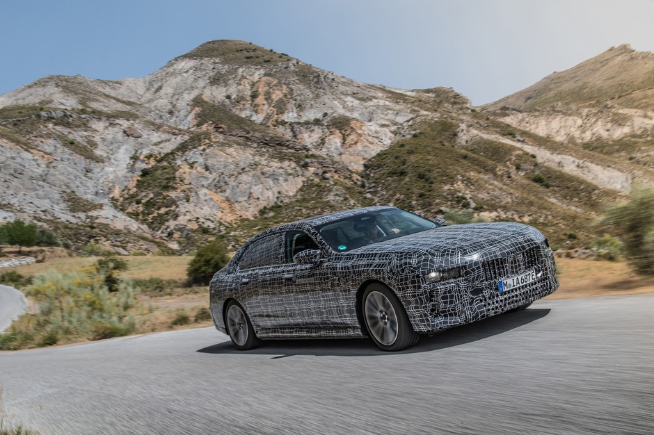 BMW i7