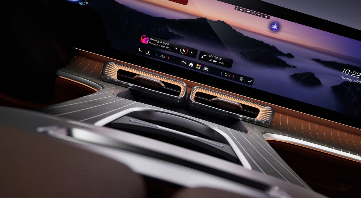 Mercedes zmienia kluczowy element i odtajnia wnętrze nowego SUV-a GLC. Zdumiewający widok