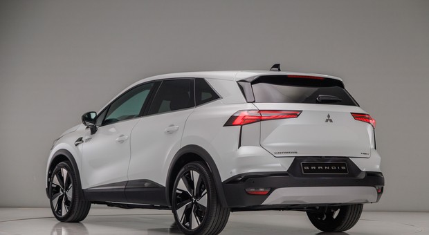 To Mitsubishi ma aż osiem lat gwarancji. Japończycy dali dobrą hybrydę