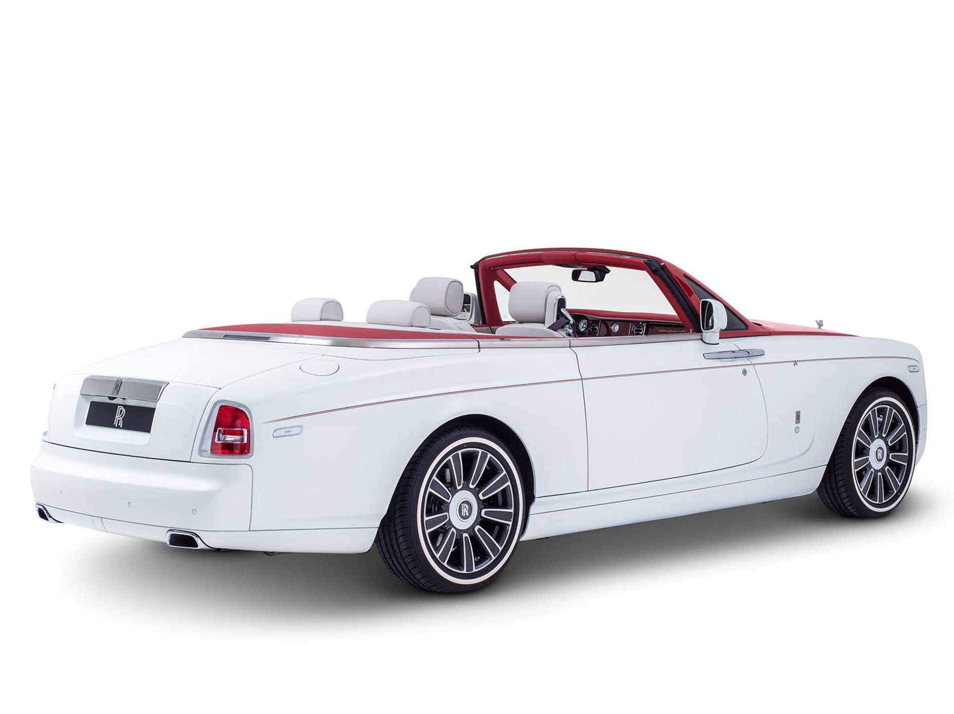 Phantom Drophead Coupe inspirowany pustynną różą
