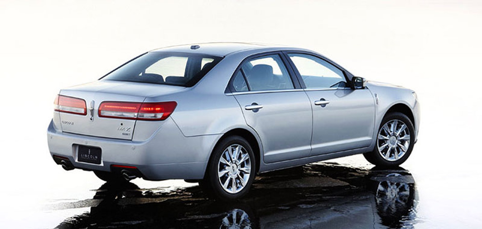 Los Angeles 2008: Lincoln MKZ - modernizacja najmniejszgo modelu