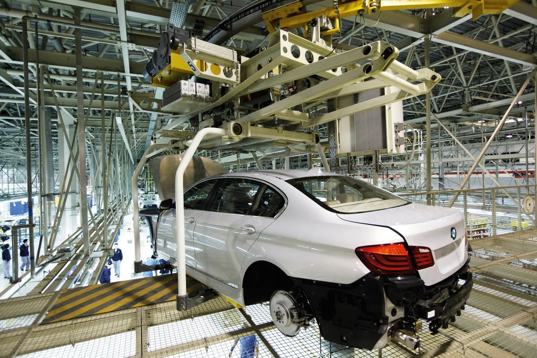 Przedłużone BMW5 specjalnie dla Chińczyków