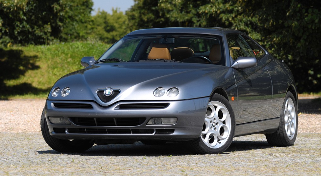 Alfa Romeo GTV 2.0 Turbo - Radość z jazdy dla dwojga