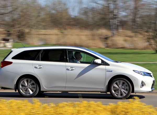 Toyota Auris Hybrid - hybryda po intensywnym teście
