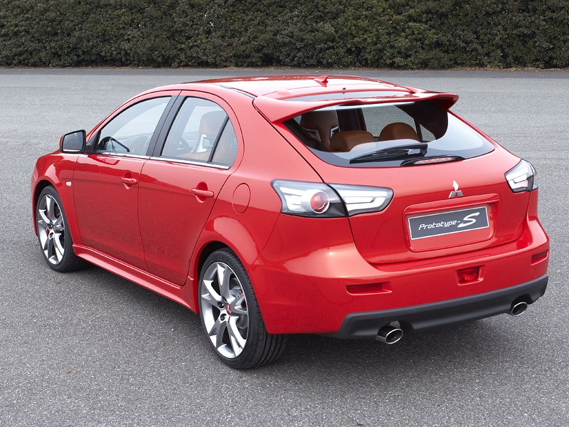 Mitsubishi: do salonów wkracza Lancer z silnikiem 1,8 (ceny w Polsce)