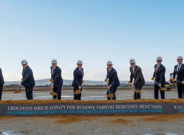 Mercedes-Benz będzie w Polsce produkować samochody. Budowa fabryki już ruszyła