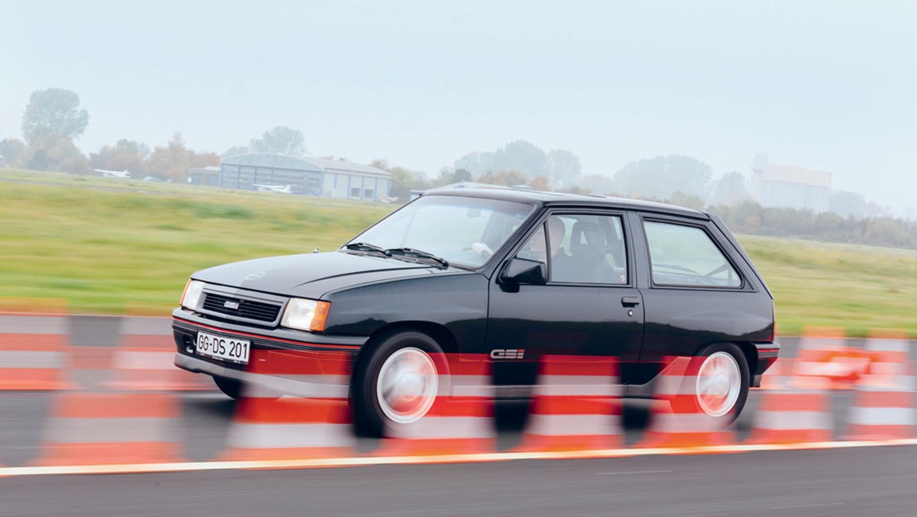 Opel w wielu dziedzinach jest naprawdę dobry, a tylko w nielicznych sobie 
nie radzi. Sportowcy mogą go nie polubić.
