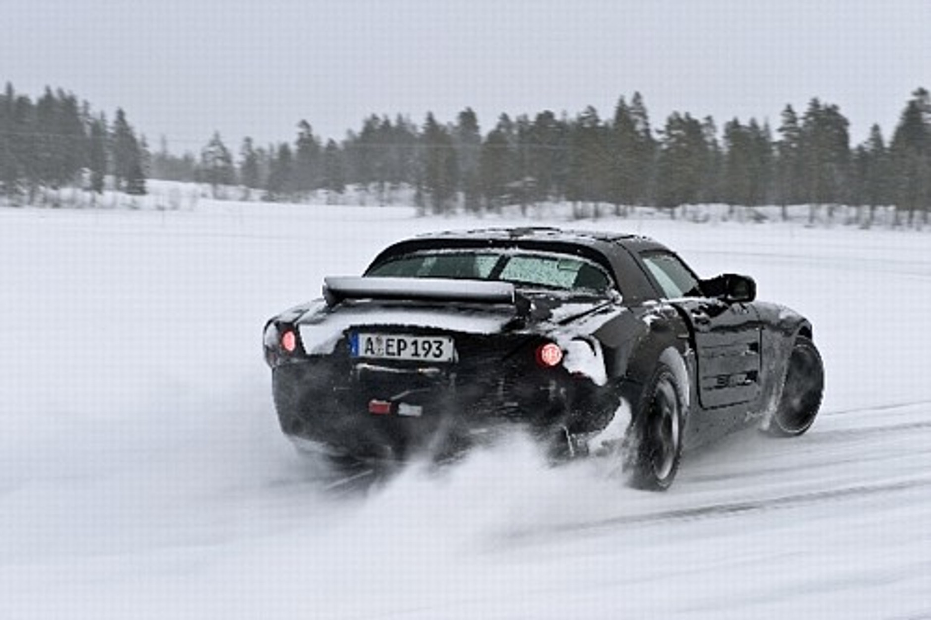 Mercedes SLS AMG - Gullwing powróci w wielkim stylu