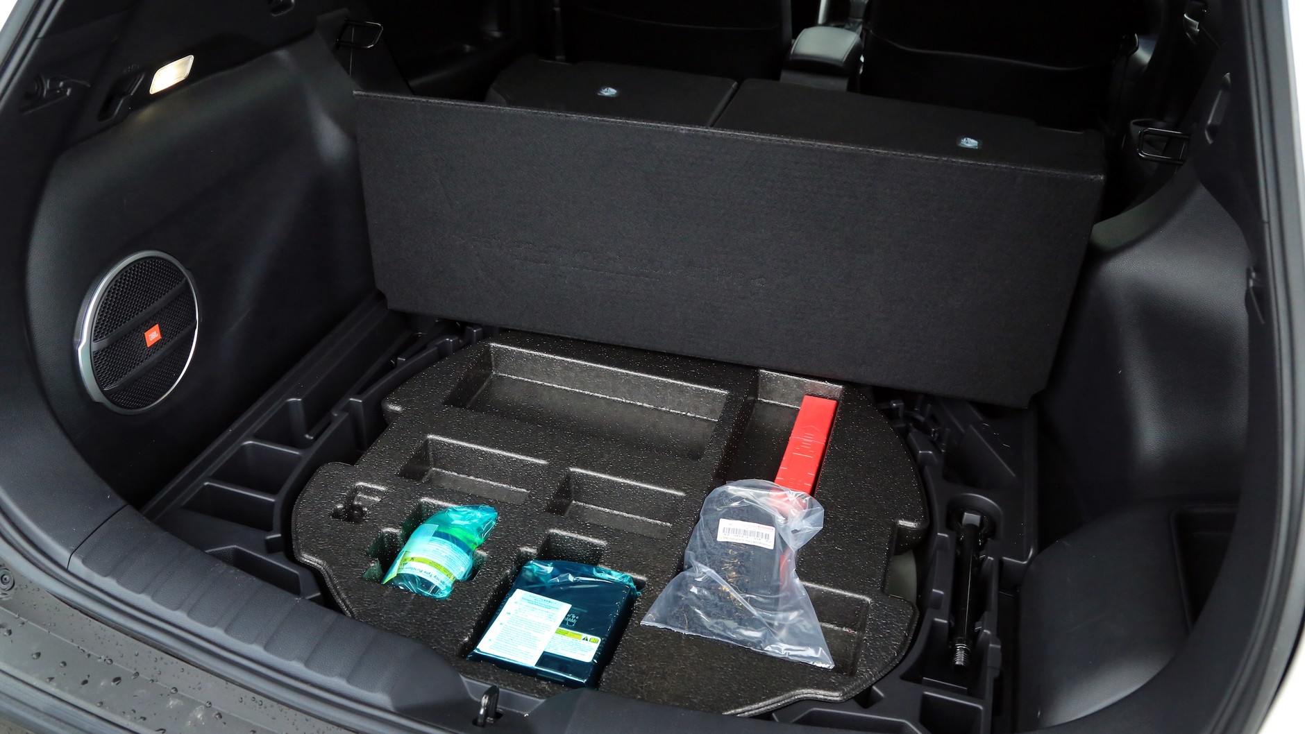 Toyota Corolla Cross 2.0 Hybrid AWD-i (2022 r.)