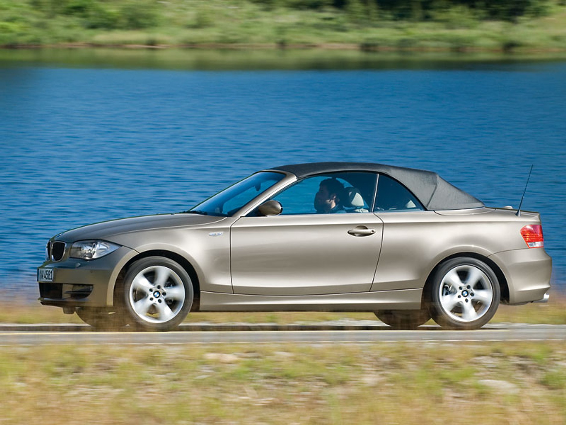 BMW 1 Cabrio: nowe fotografie i oficjalne informacje