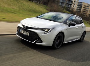 Toyota Corolla 2.0 Hybrid GR Sport – hybrydowy hot hatch?