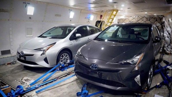 Frankfurt 2015: Toyota Prius IV na zdjęciach szpiegowskich
