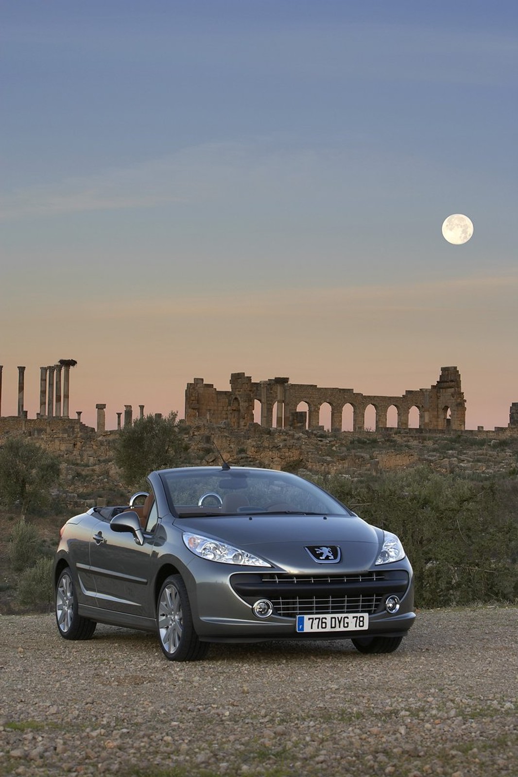 Peugeot w Genewie: niebo nad głowami w nowym 207 CC