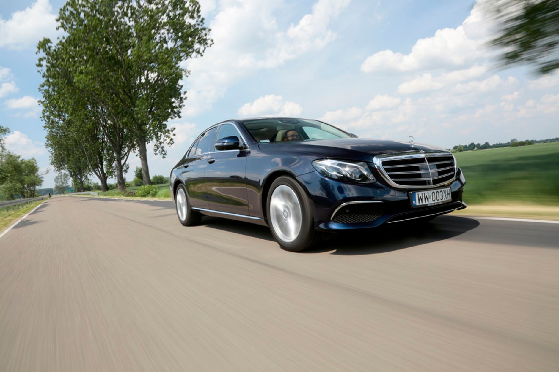 Mercedes E 220d - czy jest wystarczająco inteligenty na nasze drogi?