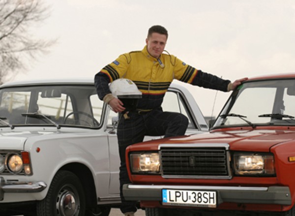 "Duży" Fiat 1.3 kontra Łada 2107 1.3 - Klasyki PRL-u w teście mistrza