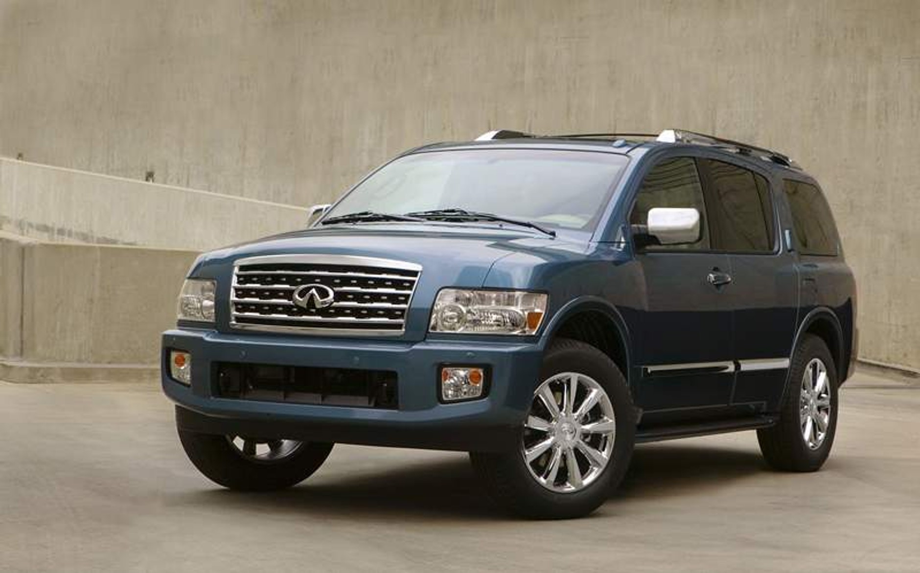 Odmłodzone Infiniti QX56