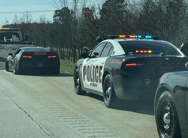 Ograniczenie prędkości wynosiło 105 km/h. Kierowca Corvette pędził ponad 240