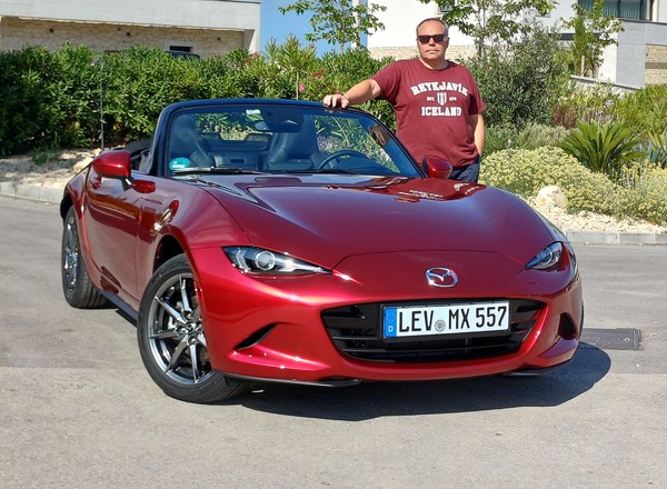 Mazda MX-5 po liftingu ma inny silnik, zmieniony wygląd i niższą cenę. Już nią jeździłem
