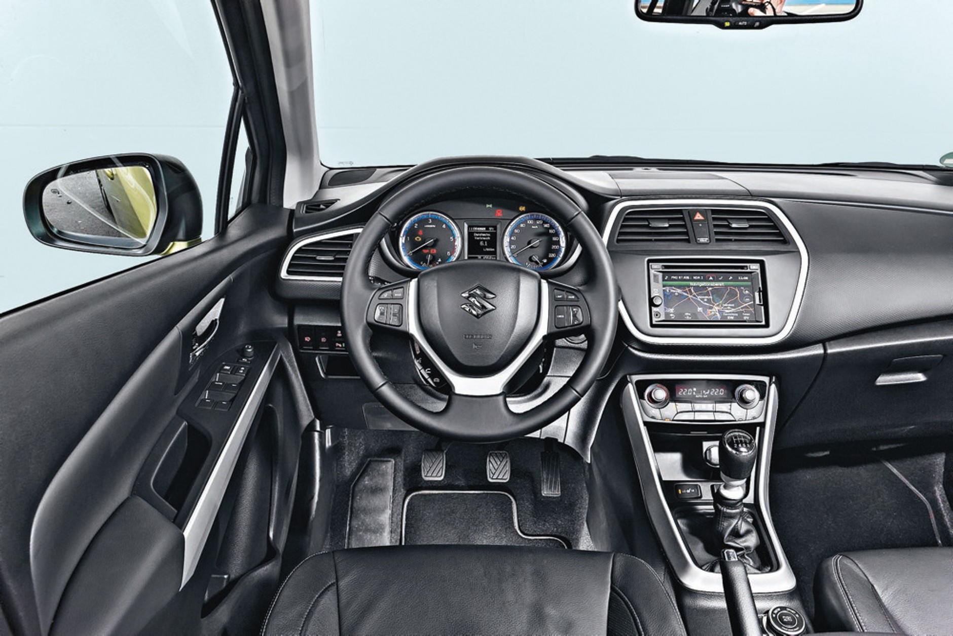 Suzuki SX4 S-Cross, kokpit