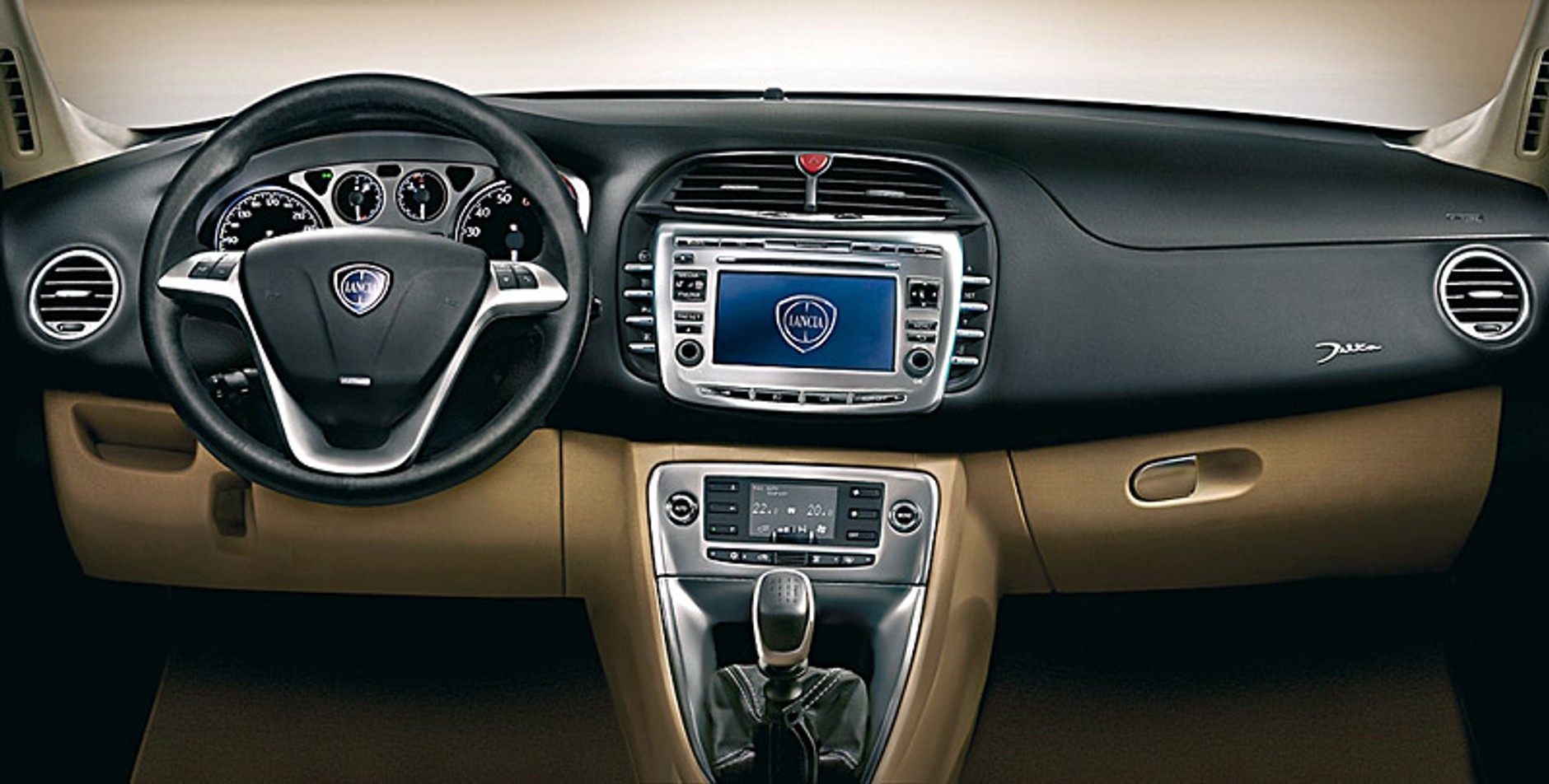 Lancia Delta: cztery nowe silniki i dwie skrzynie biegów