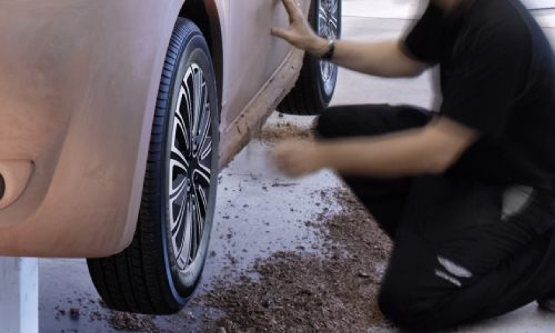 Aston Martin Cygnet - MINI dla Bonda