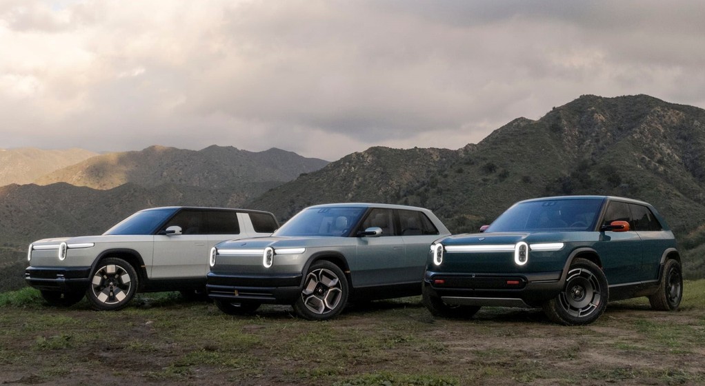 Rivian R2 (po lewej), Rivian R3 (pośrodku) i Rivian R3X (po prawej)