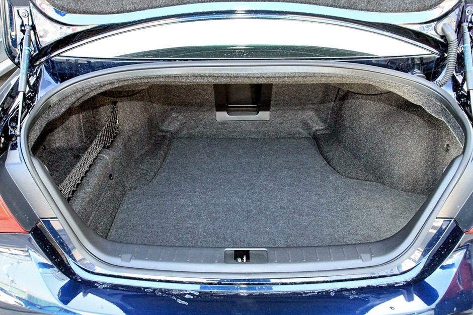 Infiniti Q70