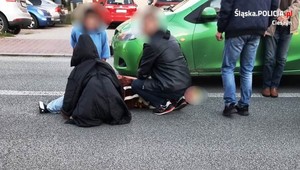 78-latek potrącił na przejściu dwie osoby. Dobrze, że na miejscu był policjant