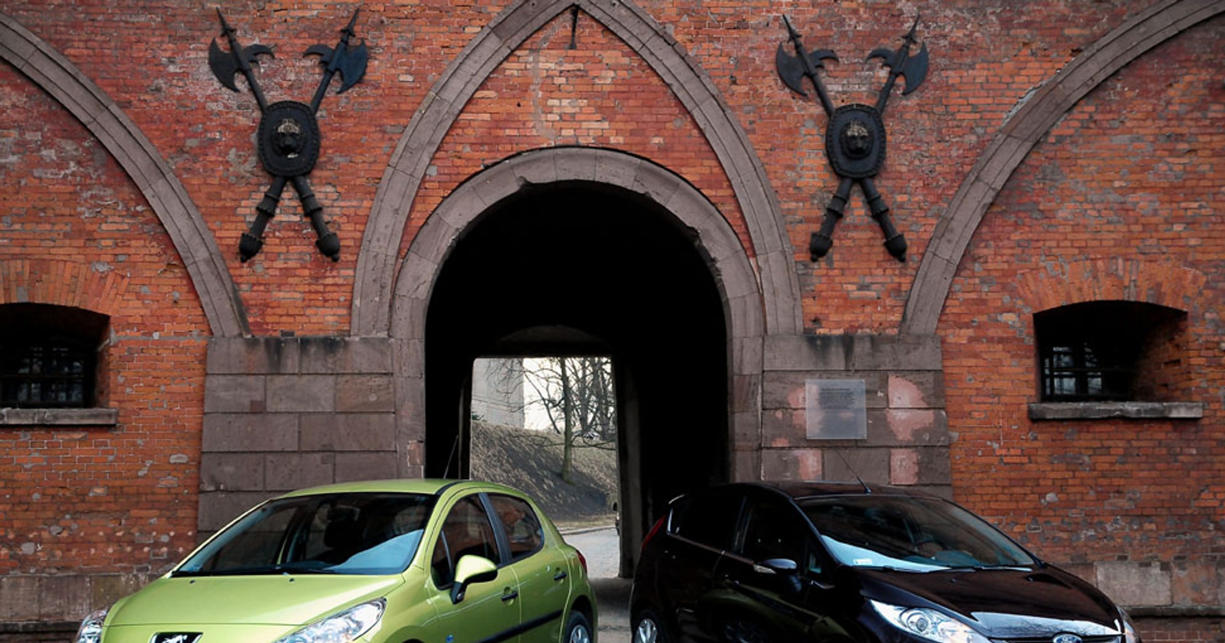 Kinetic design kontra francuskie lwiątko - Czyli Ford Fiesta kontra Peugeot 207