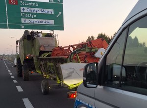 Policjanci zauważyli go na ekspresówce. Ukarali i zapewnili asystę