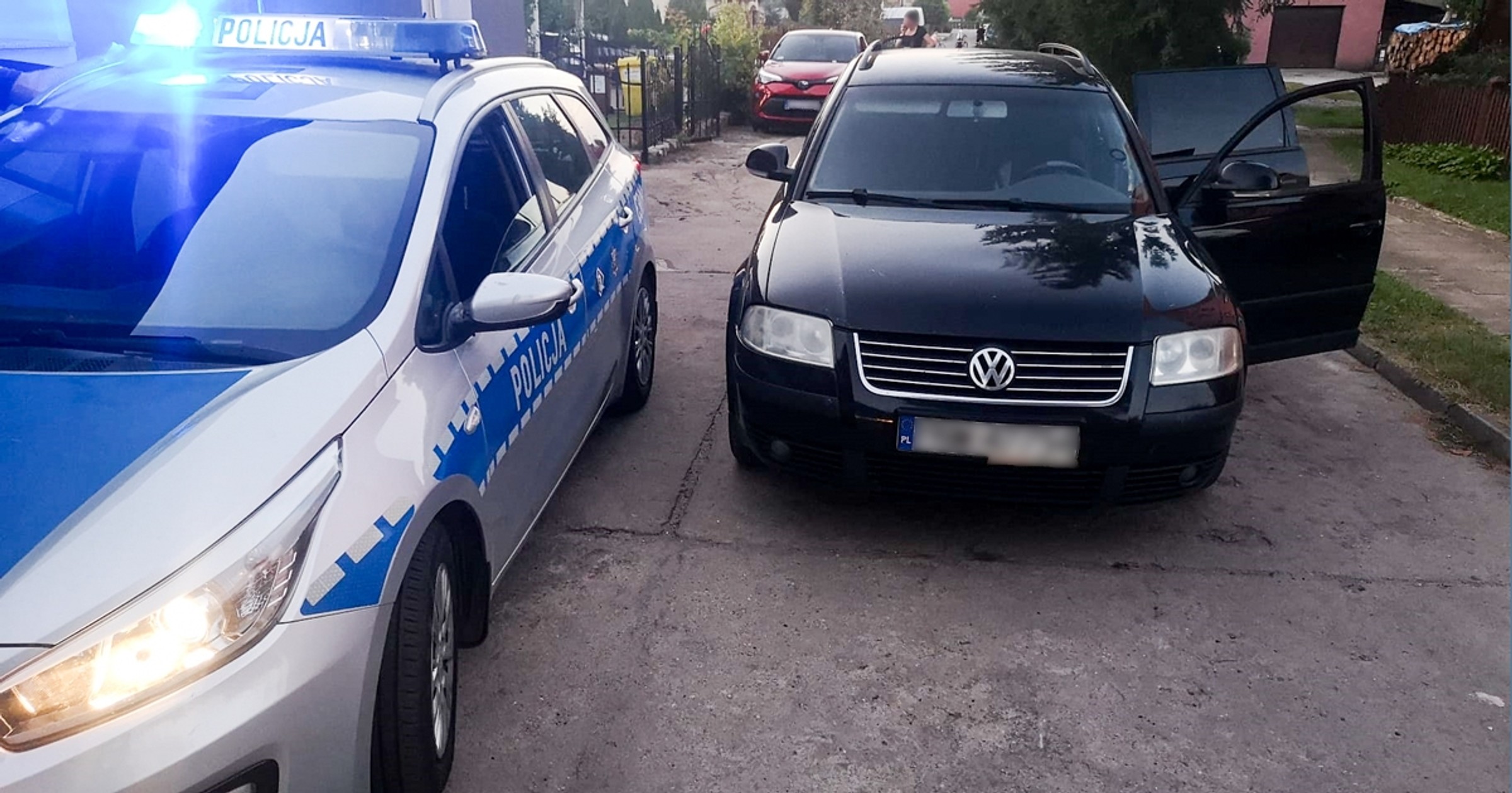 Policjanci z grupy Speed usiłowali zatrzymać kierowcę Passata. Przyspieszył i zaczął uciekać
