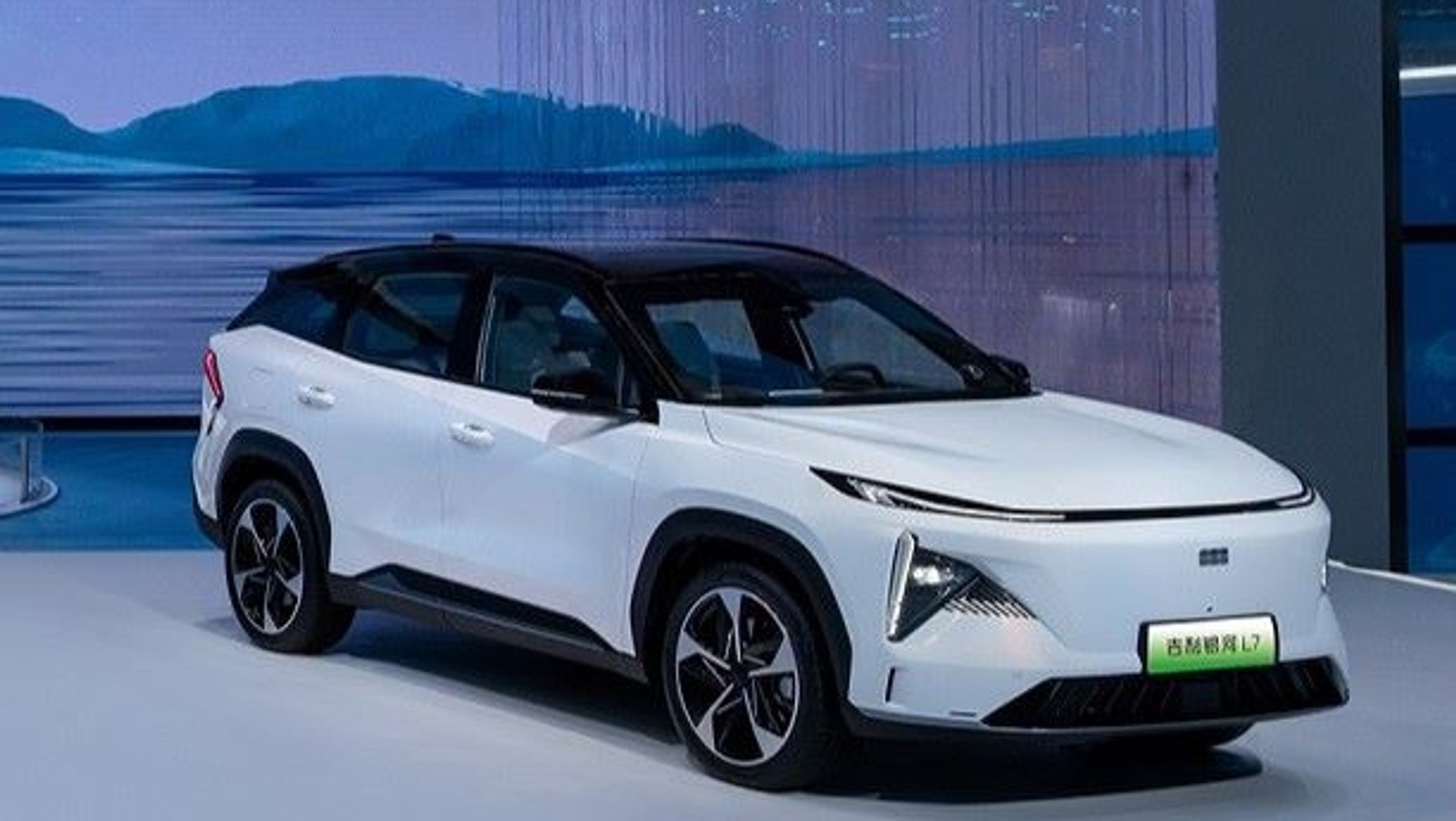 Geely Galaxy L7