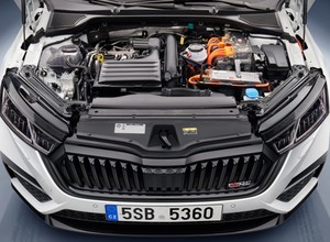 Jakie rodzaje napędów wybierają nabywcy nowych aut? Nie tylko diesel w odwrocie