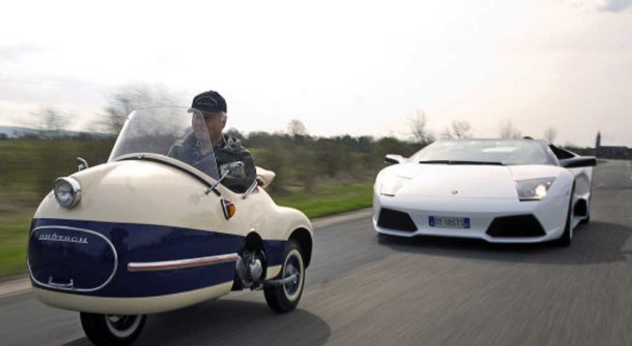 Dwa cabrio, dwa światy - Murcielago Roadster kontra Mopetta