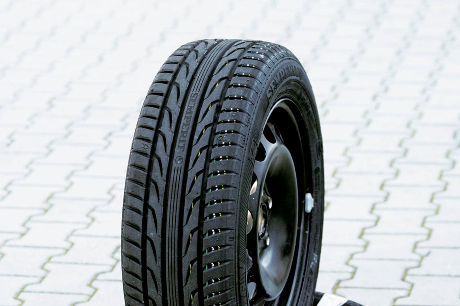 SemperitSpeed-Life 2 91 Vok. 1100 zł/kpl. Ocena zadowalająca