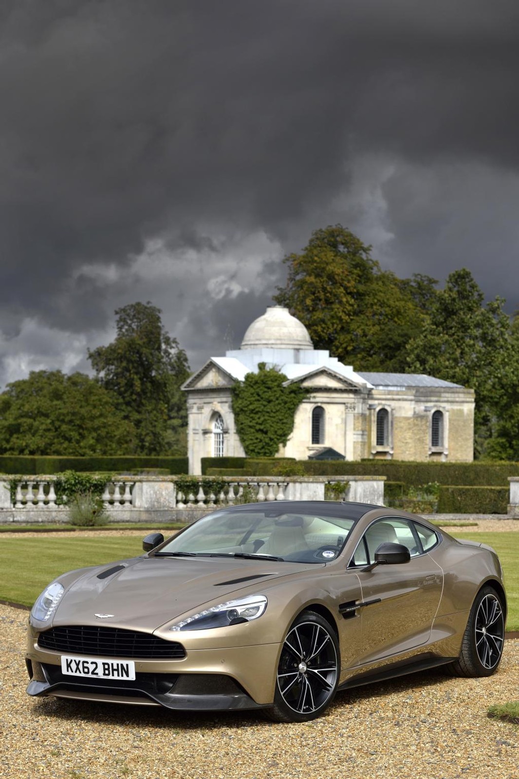 Jak jeździ Aston Martin Vanquish?