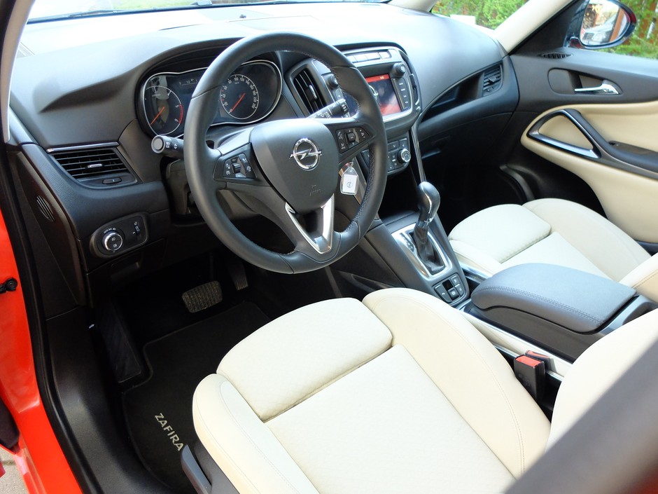 Opel Zafira i Citroen C4 Picasso
