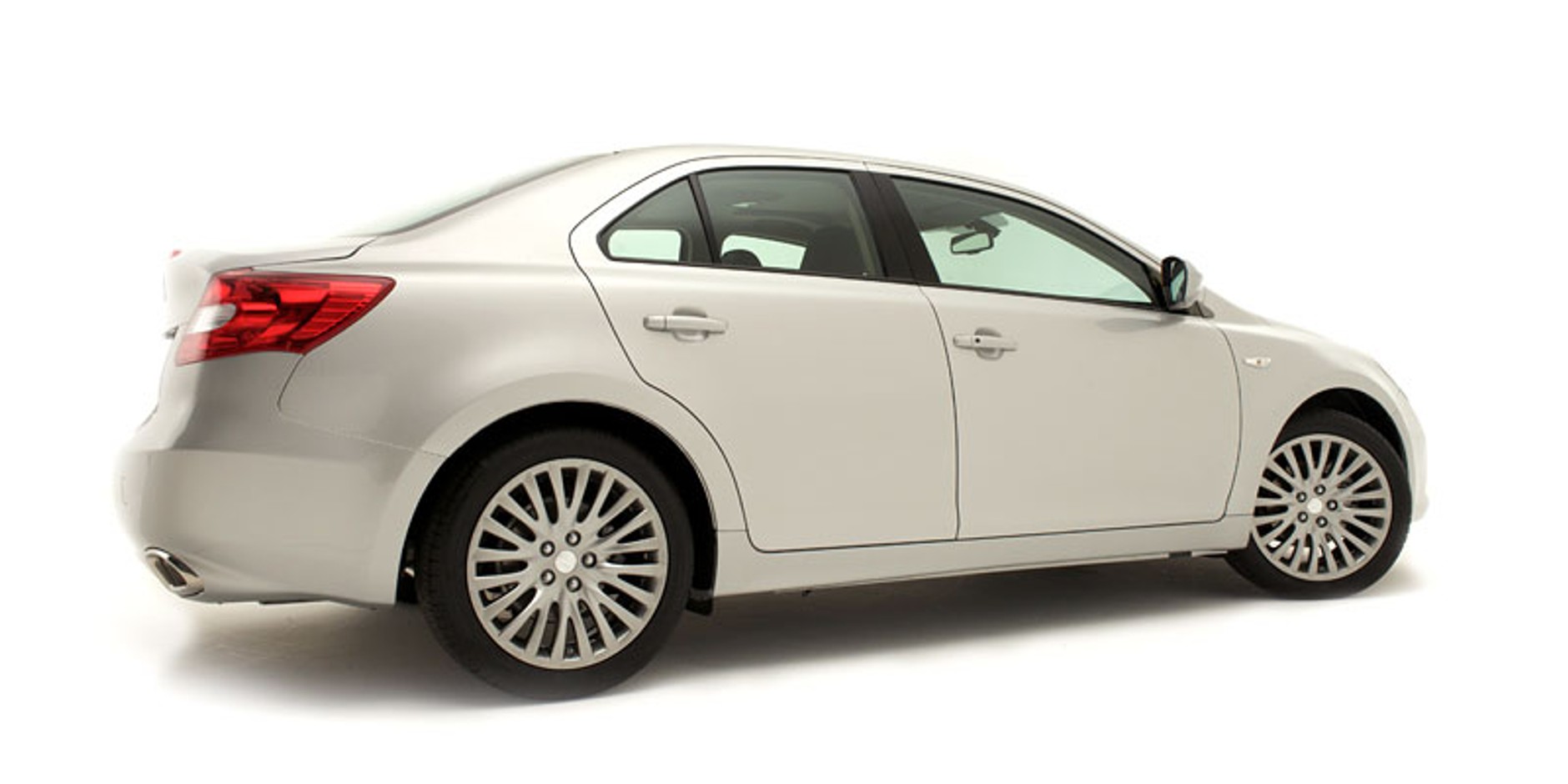 Tokio 2009:  Suzuki Kizashi będzie sprzedawane najpierw w Japonii